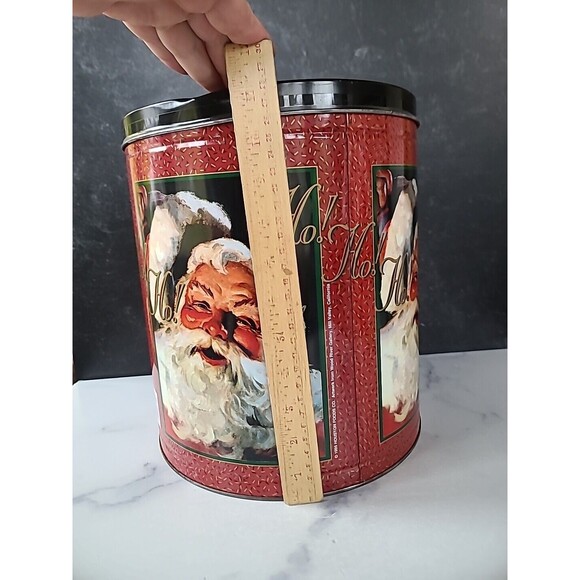 Vintage Santa Lidded Tin, EMPTY FAIR CONDITION - Picture 5 of 10